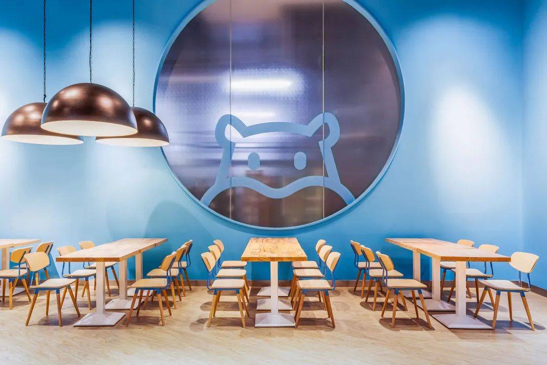 荔浦阿里巴巴盒马机器人餐厅，打造未来概念的餐饮空间设计
