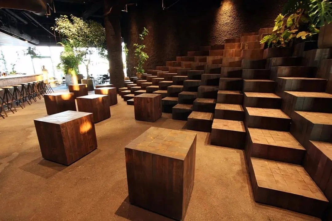 荔浦这个日本餐饮空间设计，带你来到热带丛林
